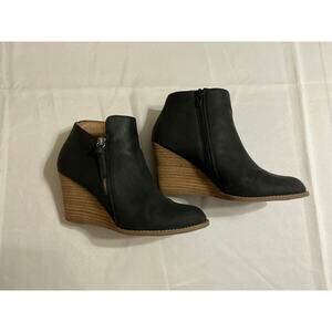 Report Black Wedge Ankle Booties Size 8 Chic Everyday Heel